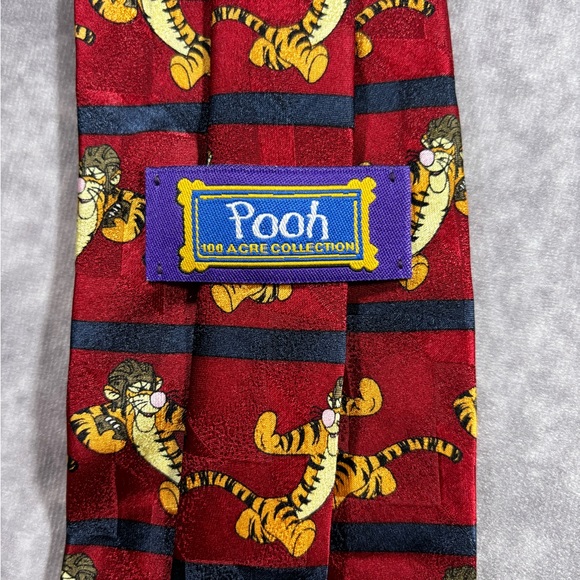 Pooh 100 Acre Collection Tigger Necktie Red Silk - Picture 3 of 4